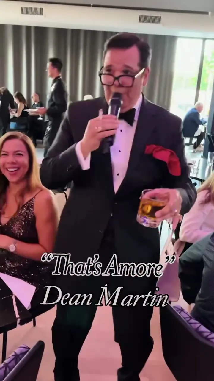 Singing between the tables during dinner service